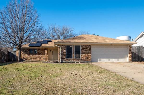 7833 Prairie Drive, Watauga, TX 76148