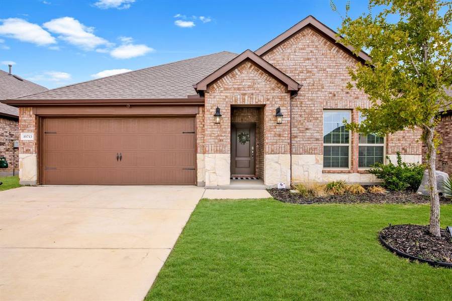 10713 Strike Street, Aubrey, TX 76227