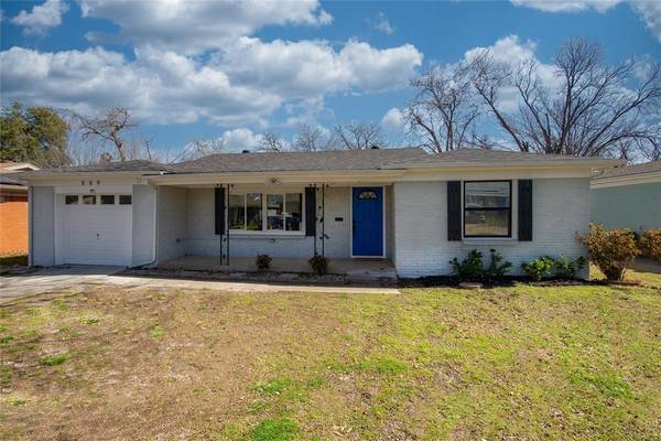 809 Odie Drive, White Settlement, TX 76108