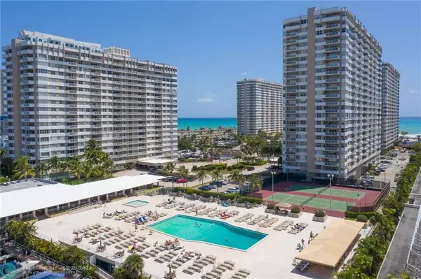 Hallandale Beach, FL 33009,1965 S Ocean Dr  #3G