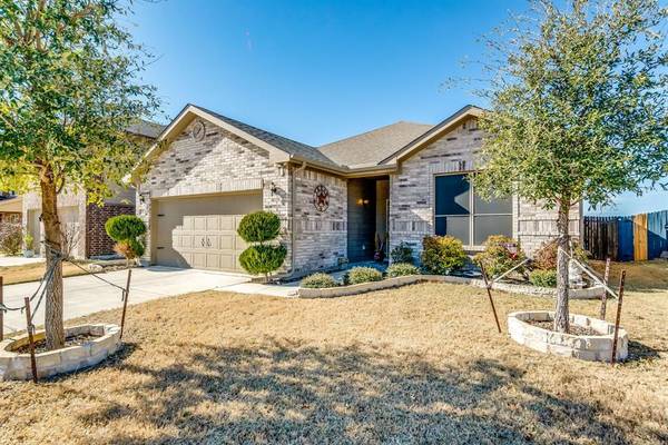 3004 Whitetail Chase Drive, Fort Worth, TX 76108