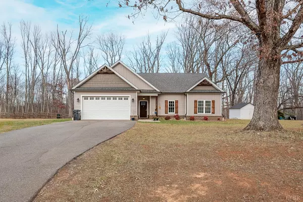 1258 Gladden CIR, Forest, VA 24551