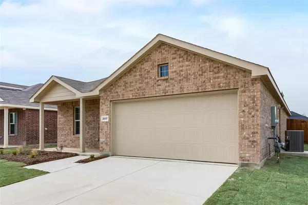 2007 Ava Drive, Ennis, TX 75119