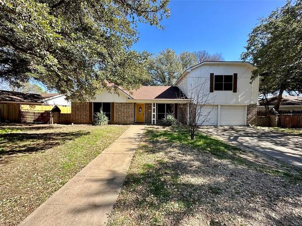 1115 Willowcreek Road, Cleburne, TX 76033