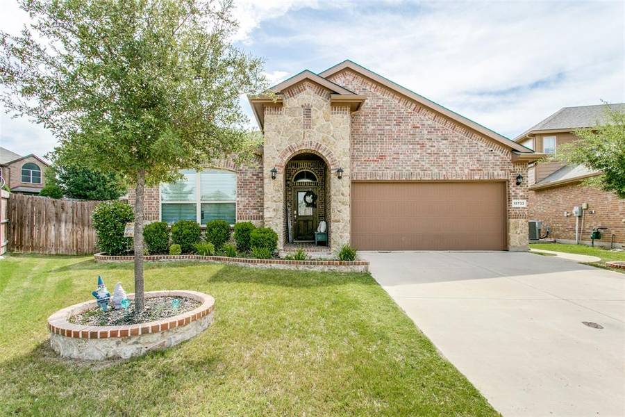 15732 Oak Pointe Drive, Fort Worth, TX 76177