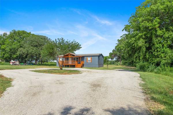 8640 State Highway 16, De Leon, TX 76444