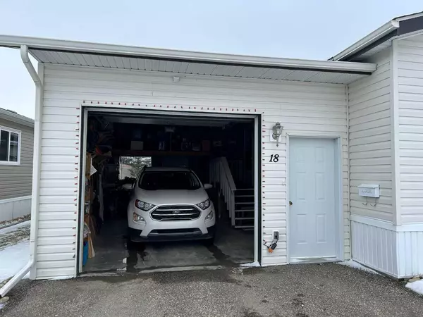 Olds, AB T4H 1W7,5210 65 AVE #18