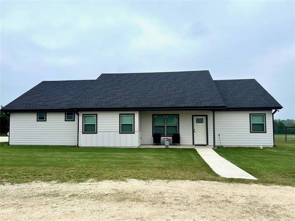 1005 Brentley Drive, Hico, TX 76457