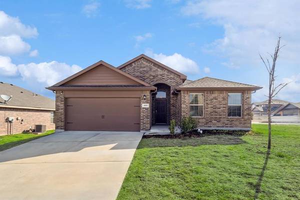 251 Saratoga Drive, Ponder, TX 76259