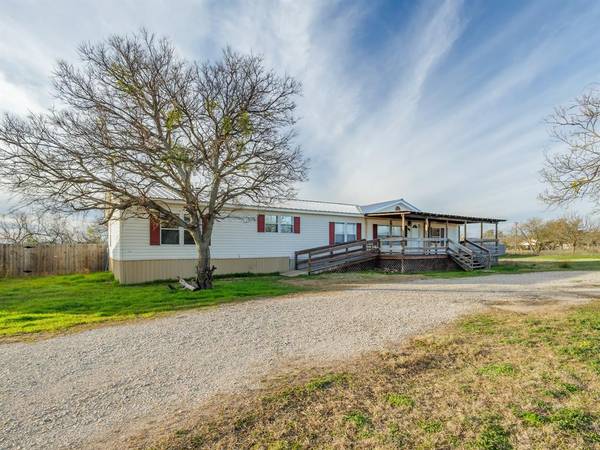 301 Clark Street, Santa Anna, TX 76878