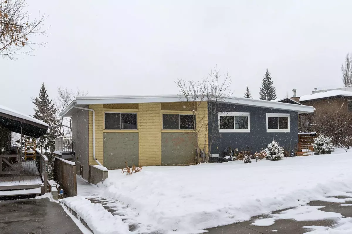 Calgary, AB t2t 4w2,2124 18A ST SW