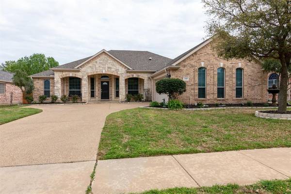 350 Cedar Crest Drive,  Justin,  TX 76247