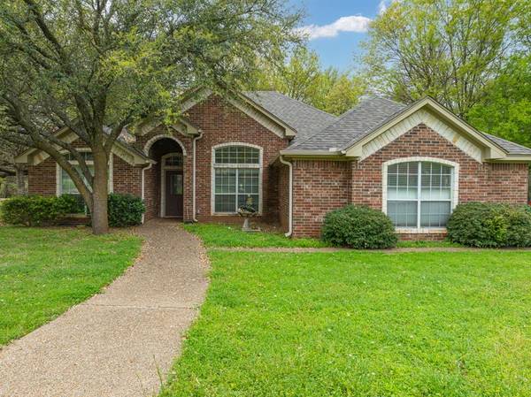 129 Triple Oaks Drive,  Waco,  TX 76705