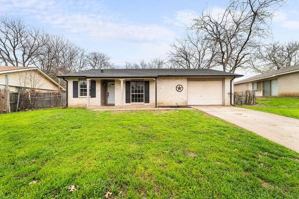 741 S Holiday Drive, Grand Prairie, TX 75052