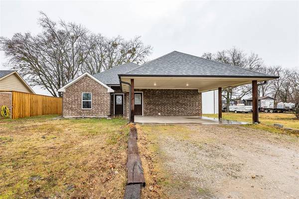 303 W 4th Street, Dodd City, TX 75438