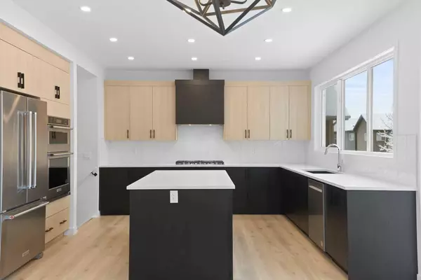 Calgary, AB T2X 5A8,660 Legacy Woods CIR SE