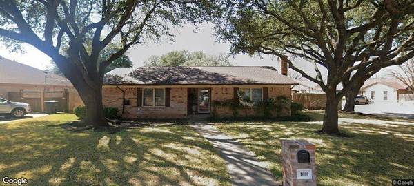 1000 Willow Way, Benbrook, TX 76126