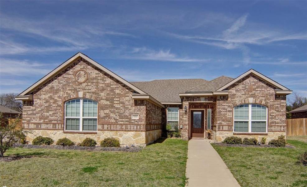 707 W Milas Lane, Glenn Heights, TX 75154