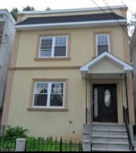 431 Franklin St, Elizabeth City, NJ 07206