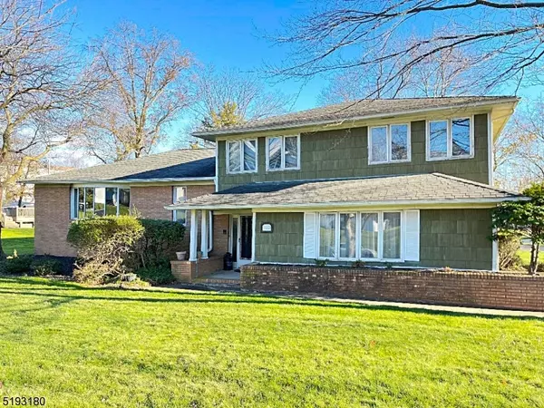 523 Hidden Holw, Scotch Plains Twp., NJ 07076