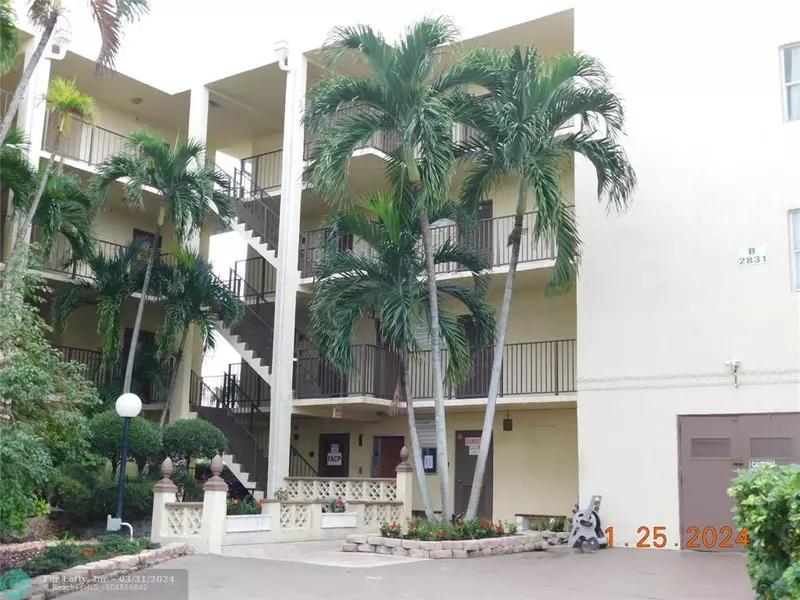 2831 Somerset Dr  #403, Lauderdale Lakes, FL 33311