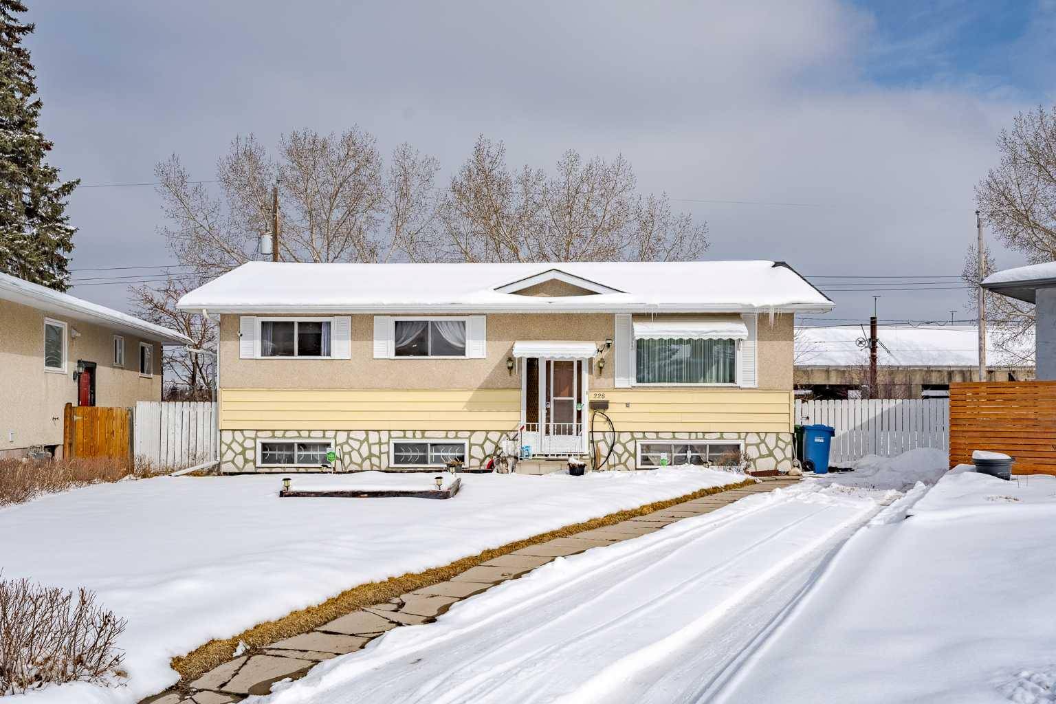 Calgary, AB T2W 1Z1,228 Sabrina Bay SW