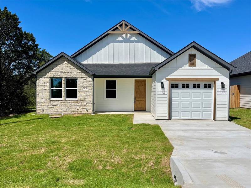 5820 Barkridge Drive, Granbury, TX 76048