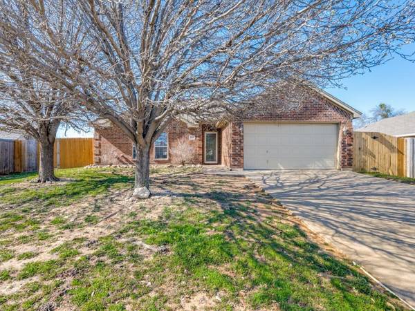 925 La Sierra Drive, Crowley, TX 76036