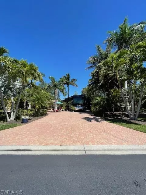 4842 Southern Breeze DR, Naples, FL 34114