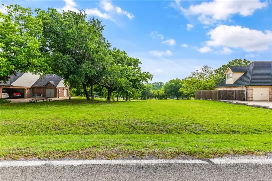 8820 Ravenswood Road, Granbury, TX 76049