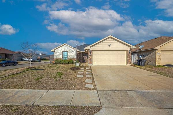 9156 Saint Kitts Road, Fort Worth, TX 76123