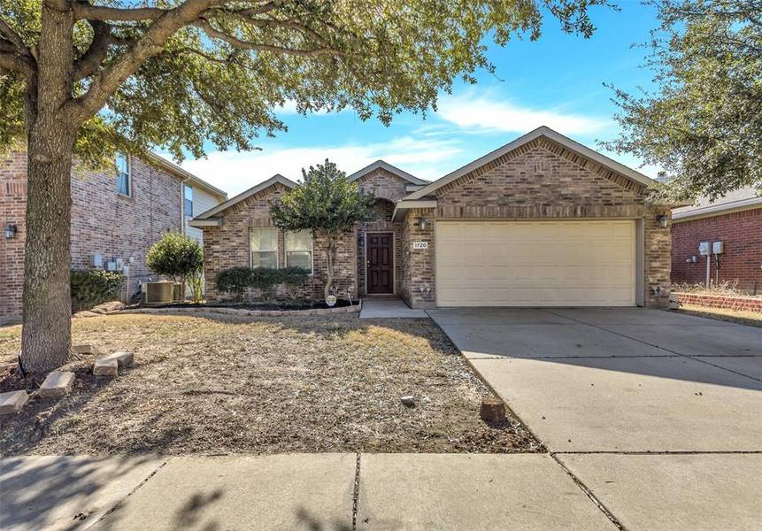 1720 Quails Nest Drive, Fort Worth, TX 76177