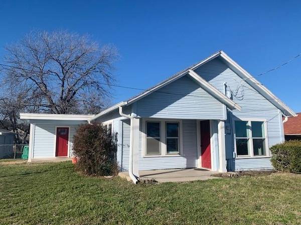 104 E Road, Stephenville, TX 76401