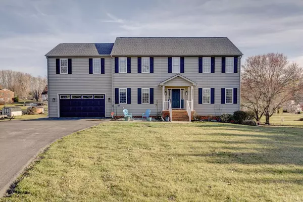 1807 Meadow Down DR, Forest, VA 24551