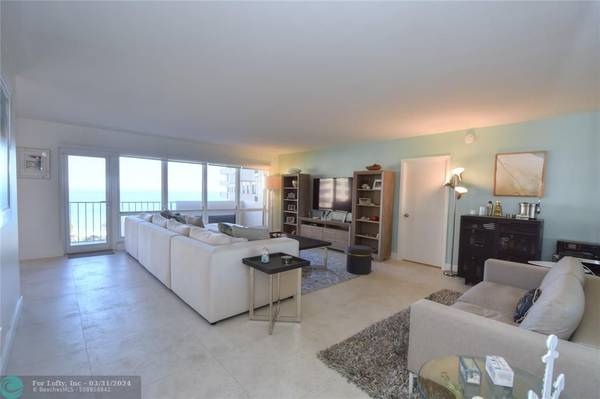 Lauderdale By The Sea, FL 33308,4900 N Ocean Blvd  #910