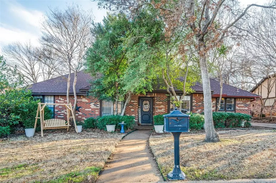 2604 Valparaiso Trail, Arlington, TX 76017