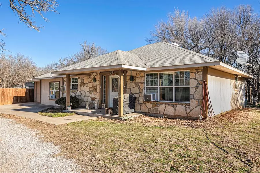 144 Hilltop Drive, Decatur, TX 76234