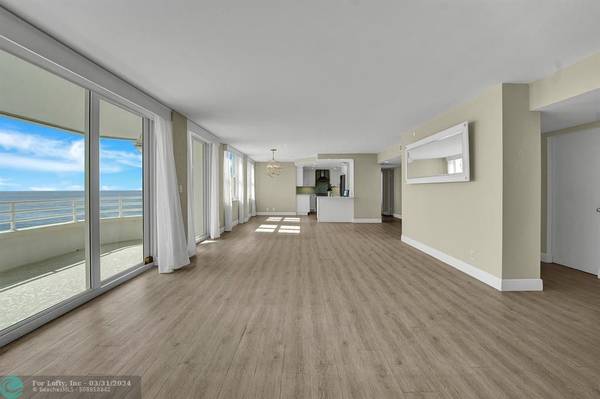 Highland Beach, FL 33487,3407 S Ocean Blvd  #5B