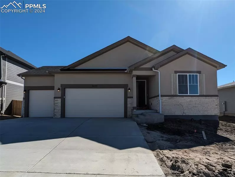 3422 Bella Luna DR, Pueblo, CO 81001