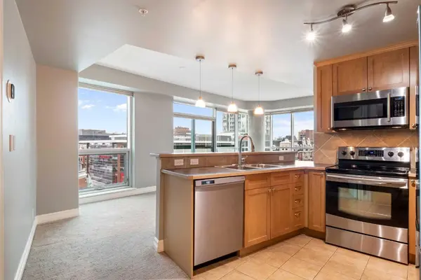 Calgary, AB T2R 1S2,836 15 AVE SW #503