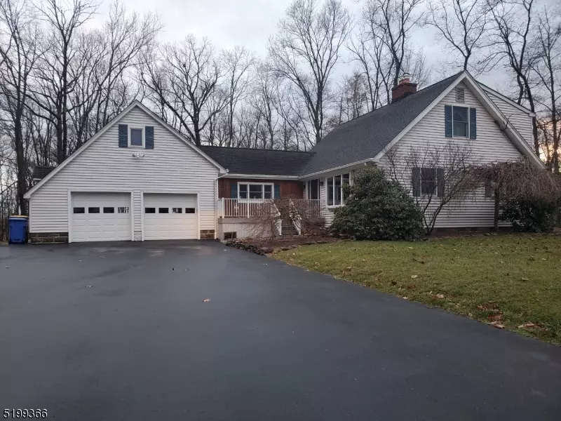 17 Yard Rd, Delaware Twp., NJ 08559