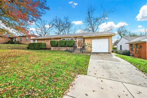 3355 Medina Avenue,  Fort Worth,  TX 76133