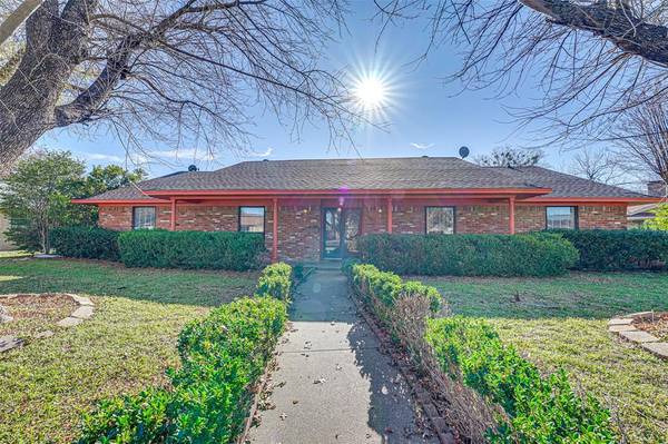 111 Auburn Drive,  Waxahachie,  TX 75165