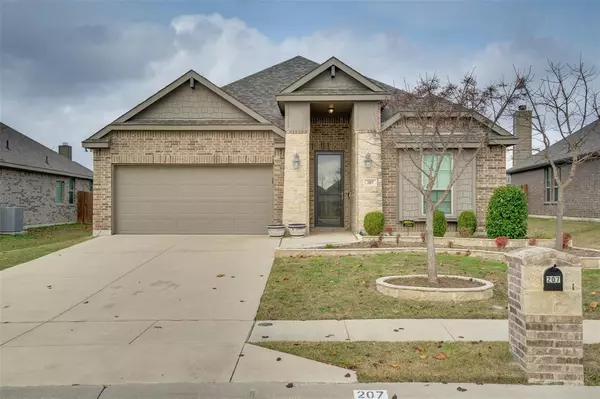 207 Buckskin Drive, Waxahachie, TX 75167