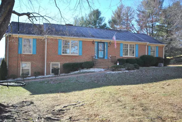 100 Millbrook TER, Forest, VA 24551