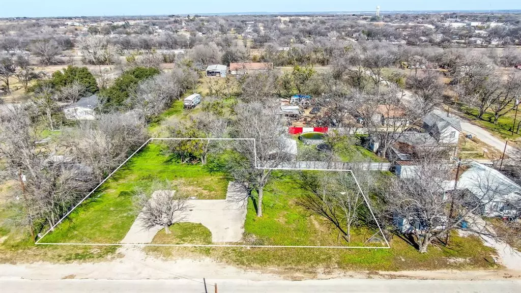 625 W Reynosa Avenue, De Leon, TX 76444