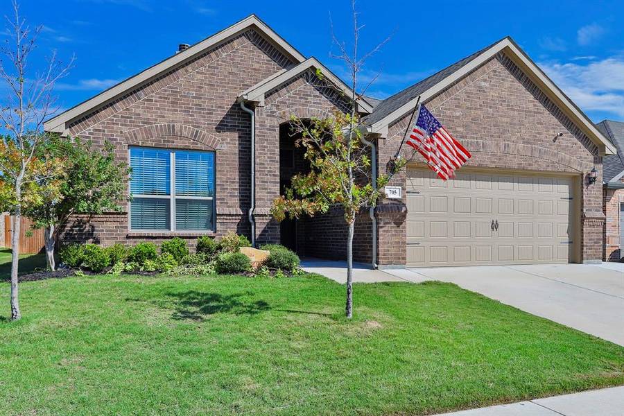 705 Canyon Lake Court, Cleburne, TX 76033