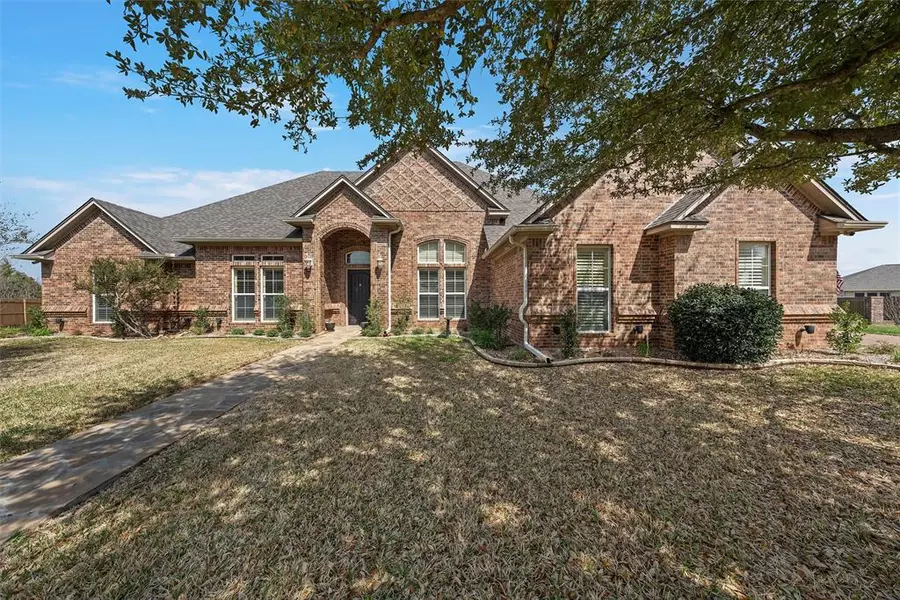 1061 Summer Field Circle, Mcgregor, TX 76657