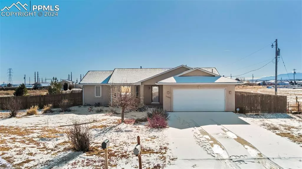 1044 E Burns DR, Pueblo West, CO 81007