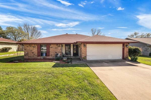 1107 Kay Drive, Weatherford, TX 76086